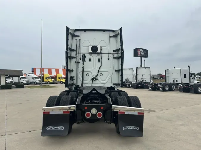 2021 Freightliner Cascadia