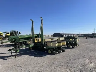 1992 John Deere 7200
