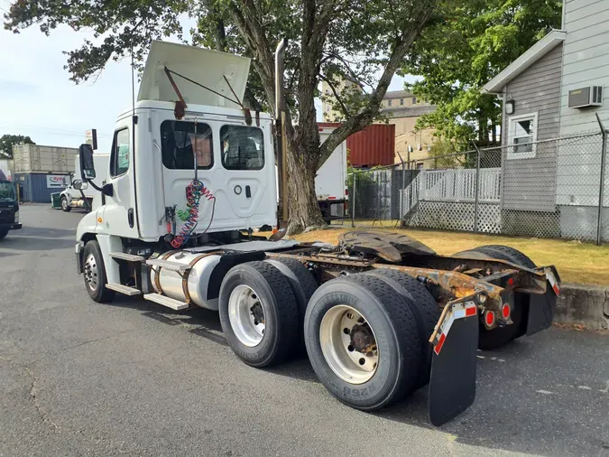 2018 FREIGHTLINER/MERCEDES CASCADIA 125