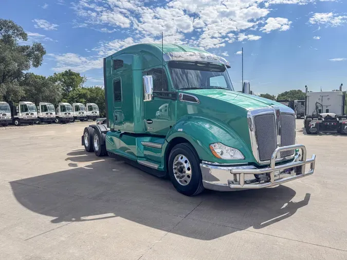 2022 KENWORTH T680