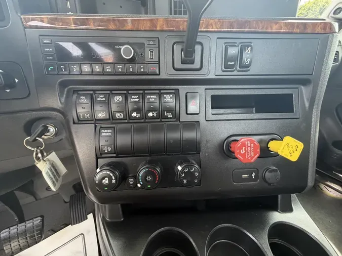 2022 International LT625b9171d675e9e0c7a3698da2c798309ef