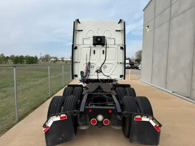 2020 FREIGHTLINER/MERCEDES CASCADIA 125