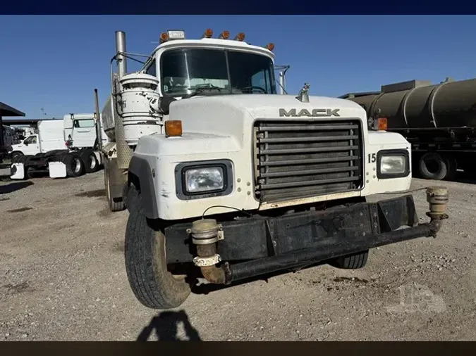 1995 MACK RD690S