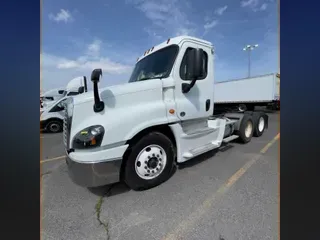 2016 FREIGHTLINER/MERCEDES CASCADIA 125