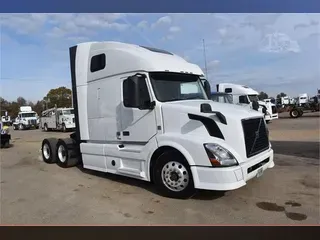 2014 VOLVO VNL64T670