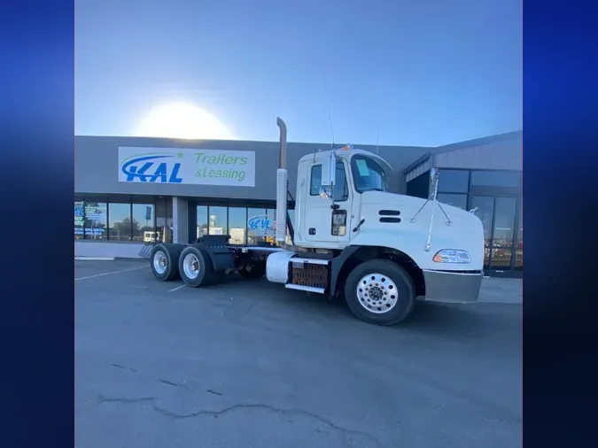 2015 Mack Pinnacle CXU613