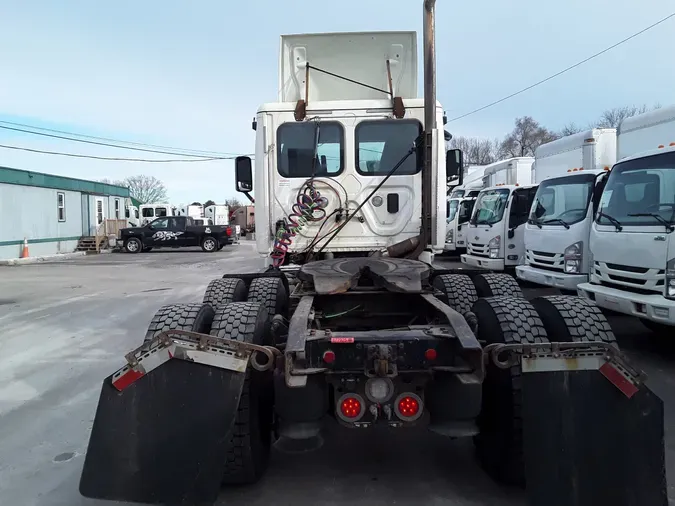 2017 FREIGHTLINER/MERCEDES CASCADIA 125