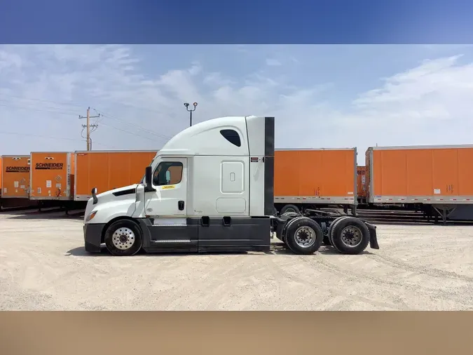 2022 Freightliner Cascadia