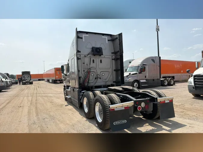 2023 Freightliner Cascadia 126b927dc48efbf3ac06ad997c6af16fc8c