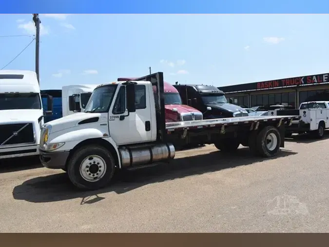 2010 INTERNATIONAL DURASTAR 4300