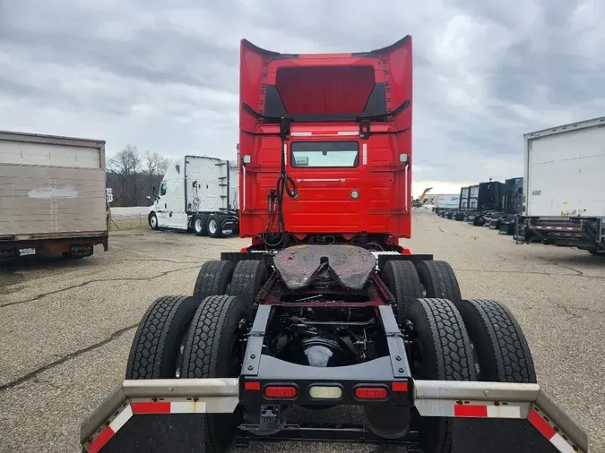 2020 VOLVO VNL62T300