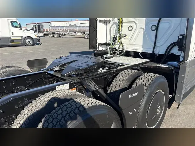 2022 FREIGHTLINER CA126