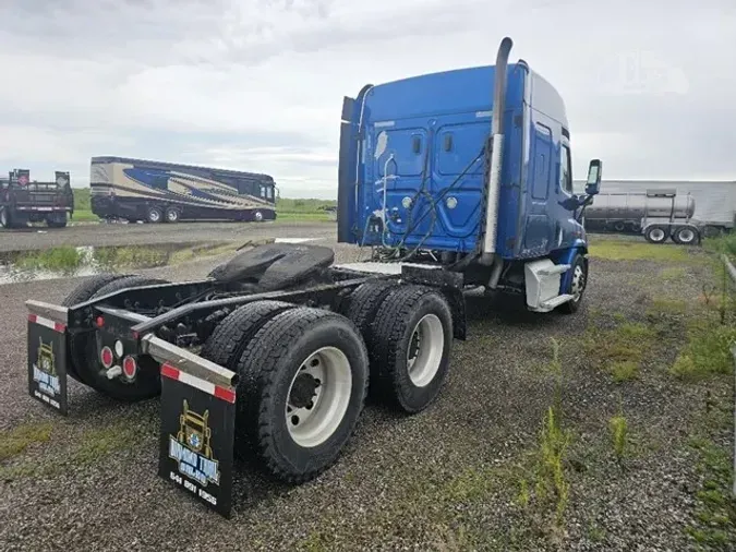 2018 FREIGHTLINER CASCADIA 113