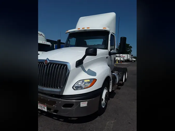 2019 NAVISTAR INTERNATIONAL LT625 DAYCAB T/A