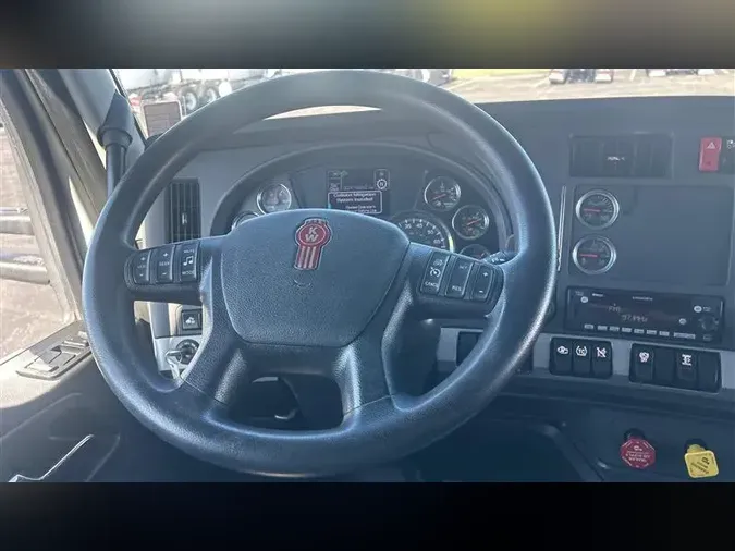 2022 KENWORTH T880