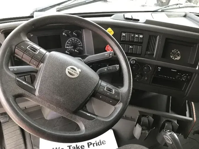 2019 Volvo VNL64760