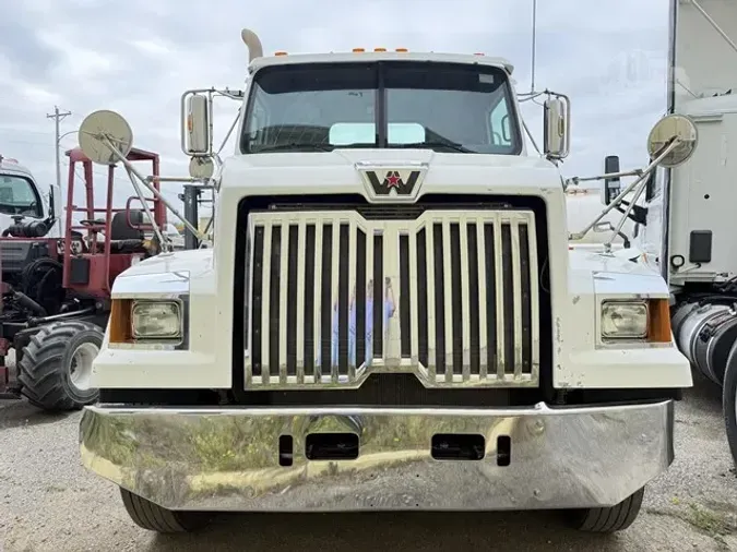 2018 WESTERN STAR 4700