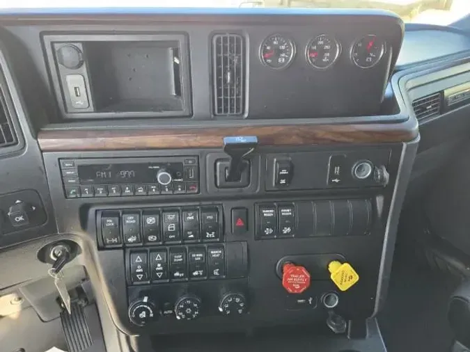2023 International LT625