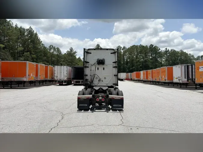 2023 Freightliner Cascadia 126