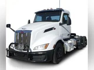 2023 Peterbilt 579