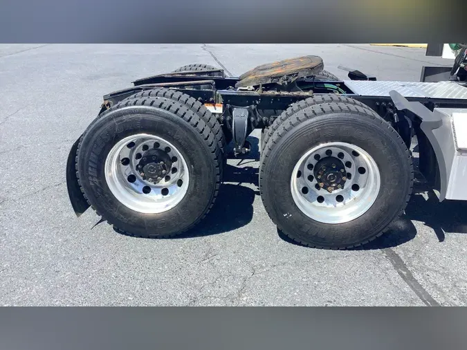 2021 Freightliner Cascadia 126