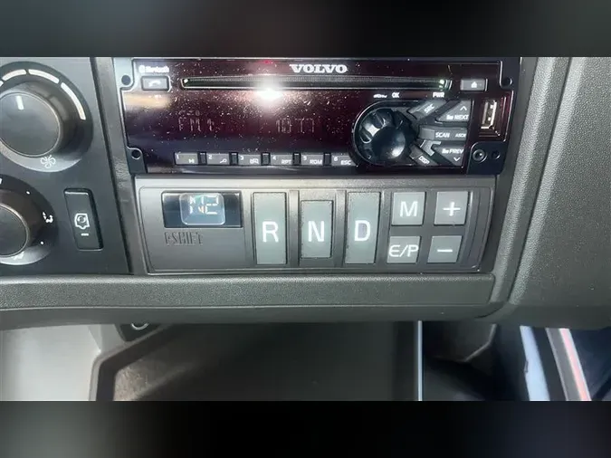 2020 VOLVO VNL860