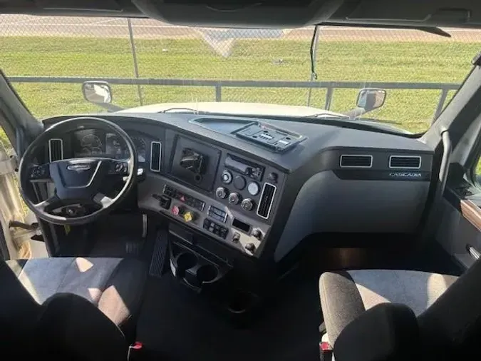 2020 Freightliner Cascadia