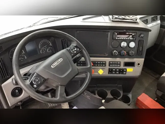 2019 Freightliner Cascadia 126b93f21582a589e627bb69484c084c32e