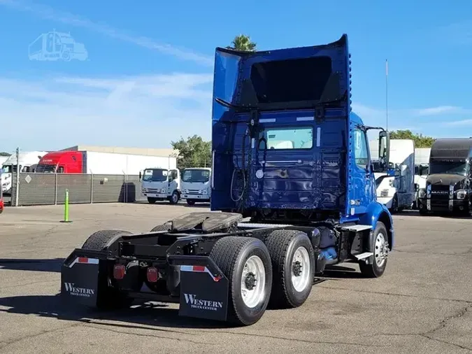 2019 VOLVO VNR64T300