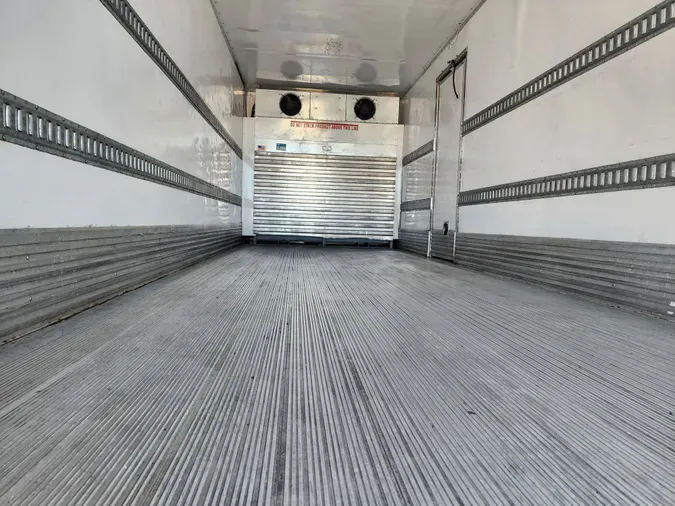 2018 FREIGHTLINER/MERCEDES M2 106