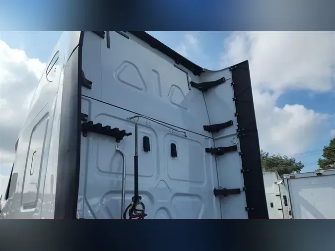 2020 FREIGHTLINER CASCADEVO1