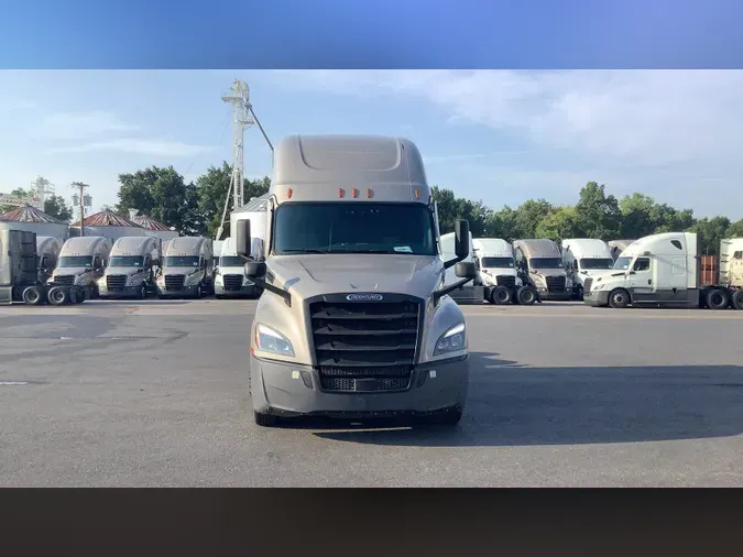 2022 Freightliner Cascadia 126