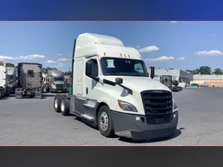 2020 Freightliner Cascadia 126