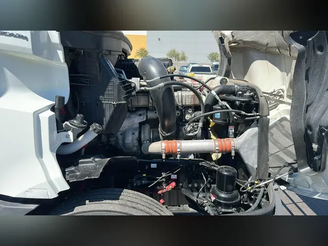 2019 Freightliner Cascadia 126