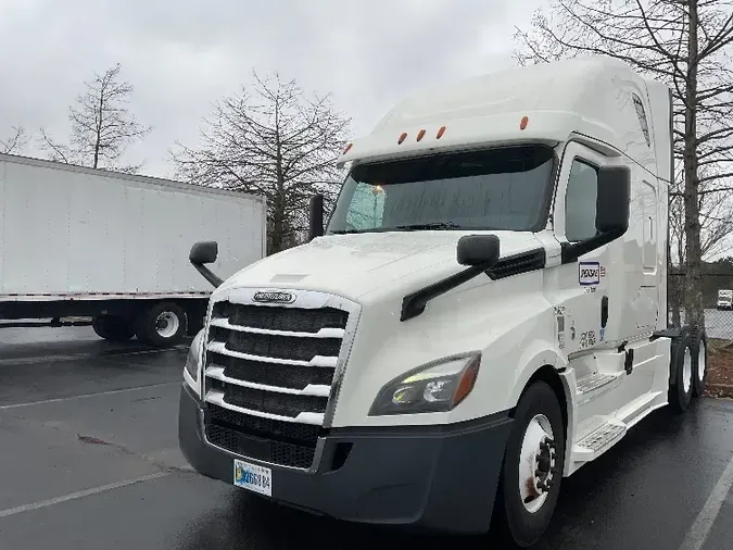 2018 Freightliner T12664ST