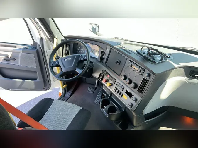 2022 Freightliner Cascadia 126b949ef3215bb0e1f86ff2b82ab2a0e25