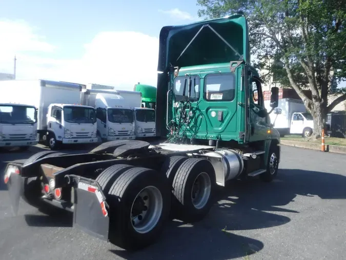 2017 FREIGHTLINER/MERCEDES CASCADIA 125