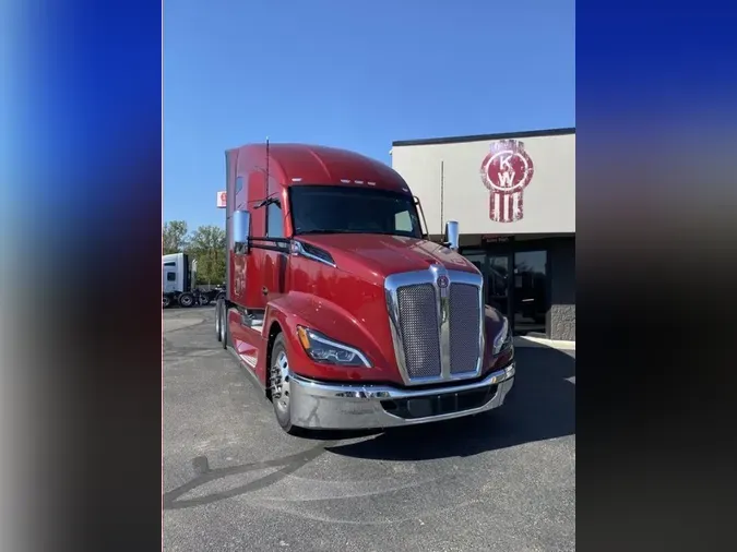 2025 Kenworth T680