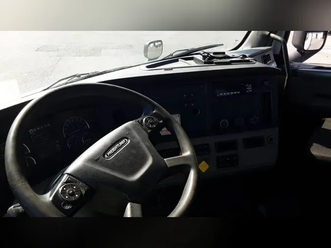 2018 Freightliner Cascadia 126b94d22f25b3226877901c49cfd19dbfb