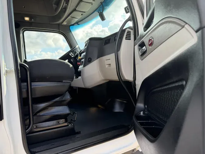 2022 Peterbilt 579b94efbbdd5cdf99cb789ce1c9ff6fe95