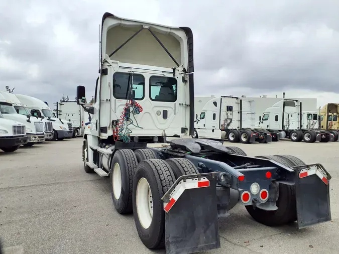 2017 FREIGHTLINER/MERCEDES CASCADIA 125