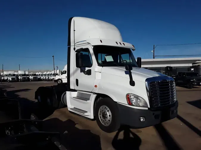 2019 FREIGHTLINER/MERCEDES CASCADIA 125b951f513d15585bcc4b607d14dcc7b3a