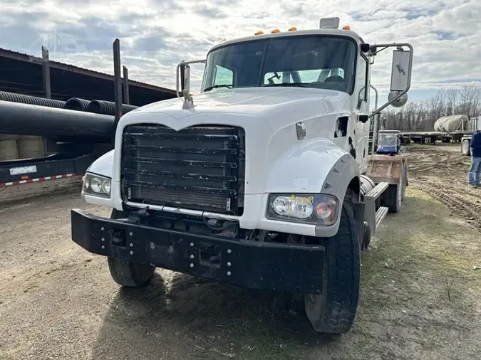 2014 MACK GRANITE GU713