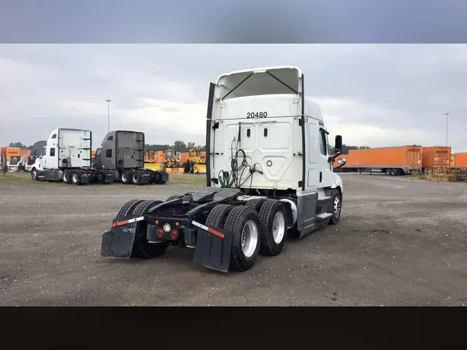2021 Freightliner Cascadia 126b95b3b8ae68fb57b008f88dffd4e0115