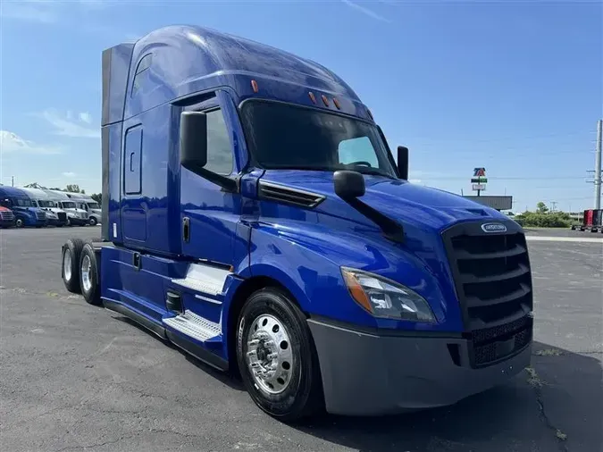 2021 FREIGHTLINER CA126