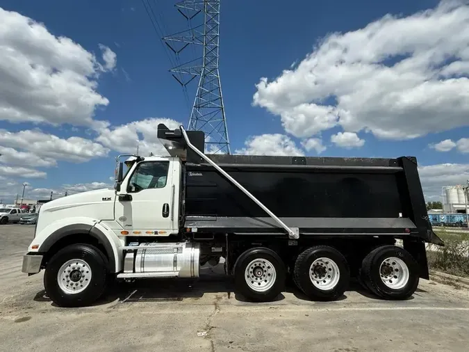 2022 International HX620