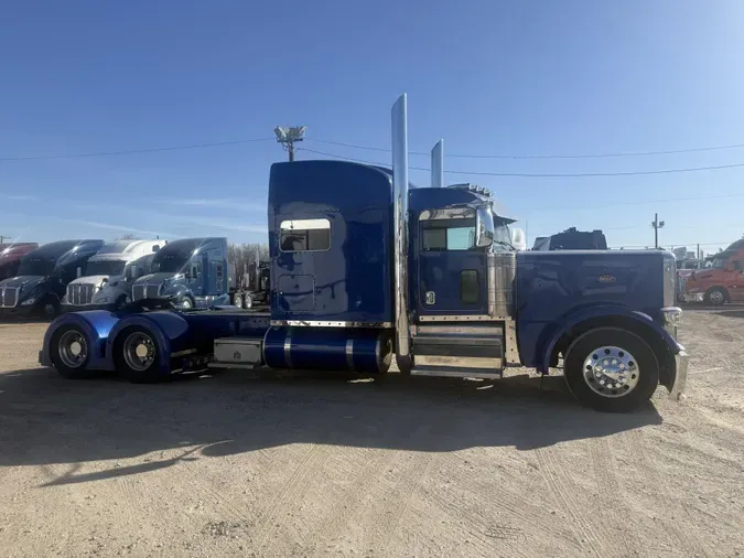 2022 Peterbilt 389