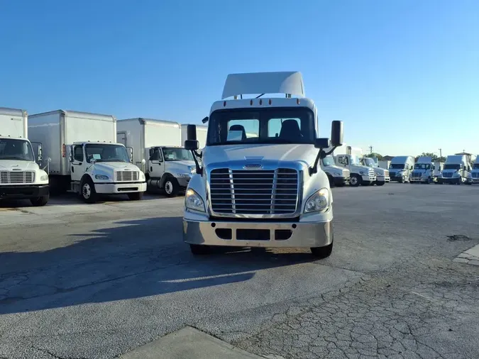 2018 FREIGHTLINER/MERCEDES CASCADIA 125