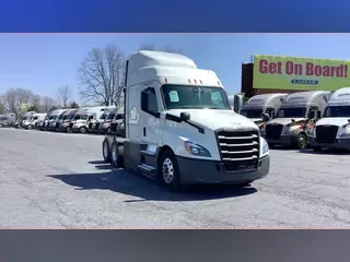 2021 Freightliner Cascadia 126