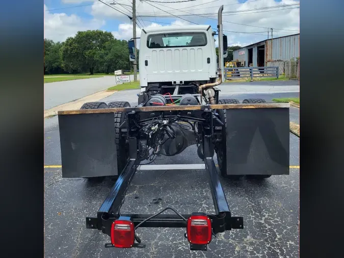 2017 FREIGHTLINER M2 106